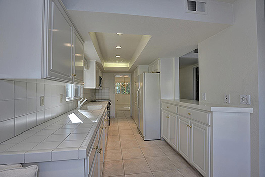 Via Lago - Rinconada Hills - Kitchen